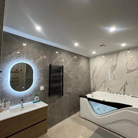 Lejlighed Spacious And Modern Loft With Balneo Space *